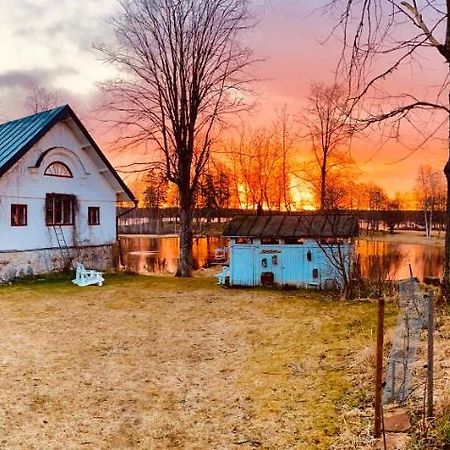 Romantic Spa Villa With Fireplace By The Lake Stjarnsund Екстериор снимка
