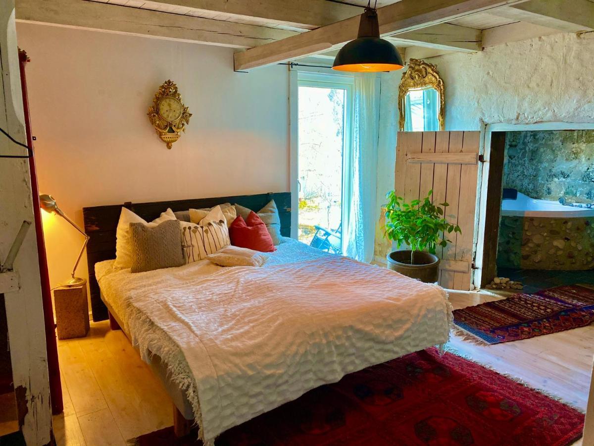 Romantic Spa Villa With Fireplace By The Lake Stjarnsund Екстериор снимка