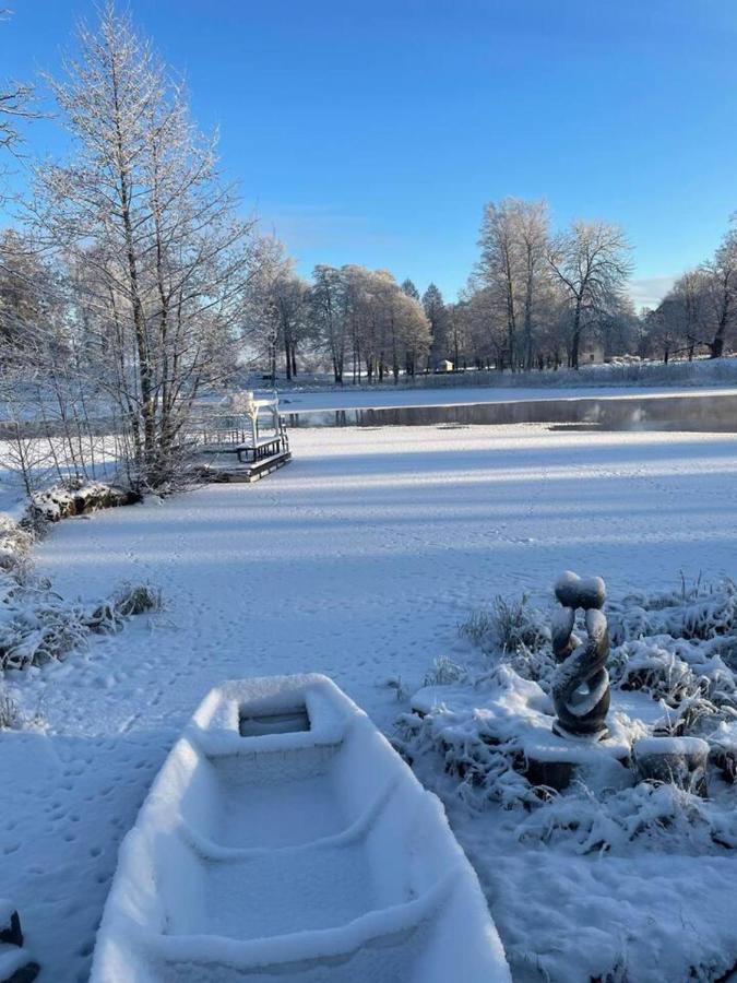 Romantic Spa Villa With Fireplace By The Lake Stjarnsund Екстериор снимка