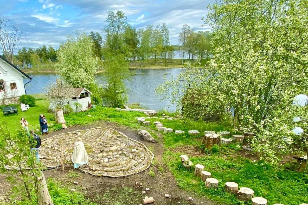 Romantic Spa Villa With Fireplace By The Lake Stjarnsund Екстериор снимка